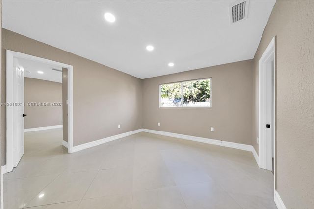 2512 Alcazar Dr, Miramar, FL 33023