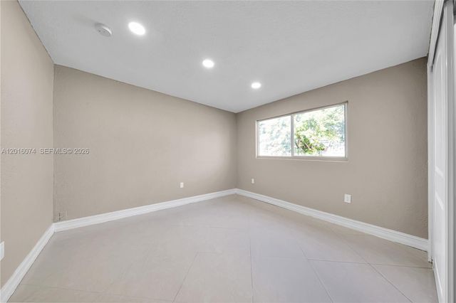 2512 Alcazar Dr, Miramar, FL 33023