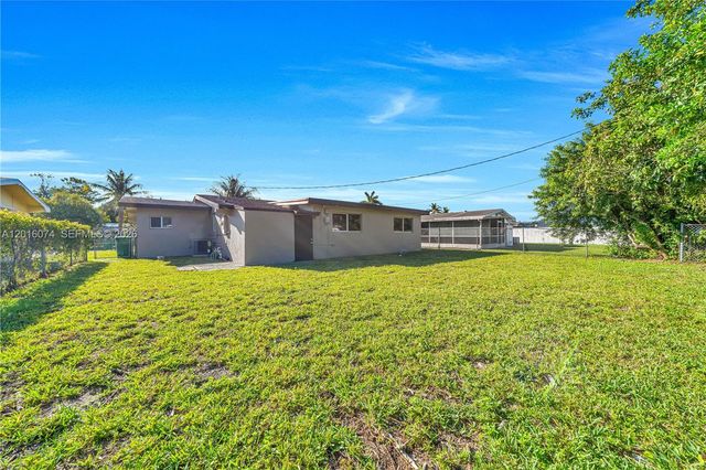 2512 Alcazar Dr, Miramar, FL 33023
