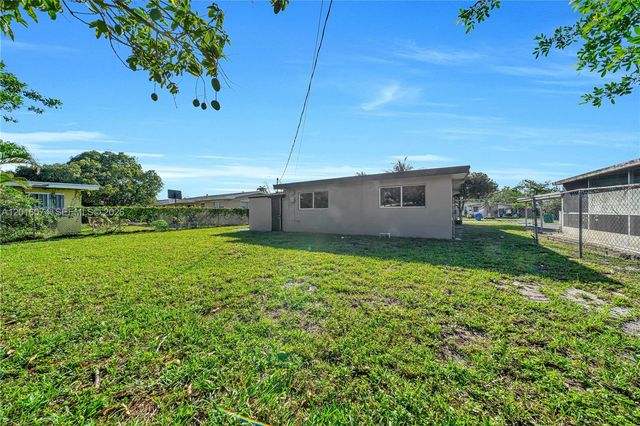 2512 Alcazar Dr, Miramar, FL 33023