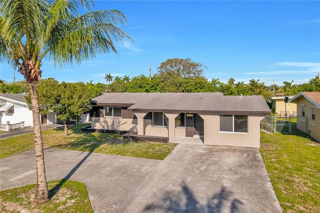 2512 Alcazar Dr, Miramar, FL 33023