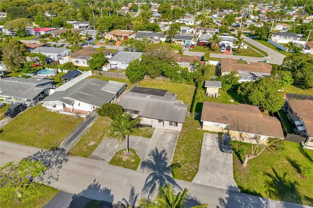 2512 Alcazar Dr, Miramar, FL 33023