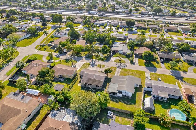 2512 Alcazar Dr, Miramar, FL 33023