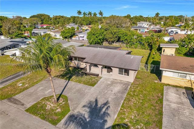 2512 Alcazar Dr, Miramar, FL 33023