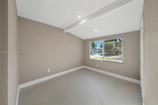 2512 Alcazar Dr, Miramar, FL 33023