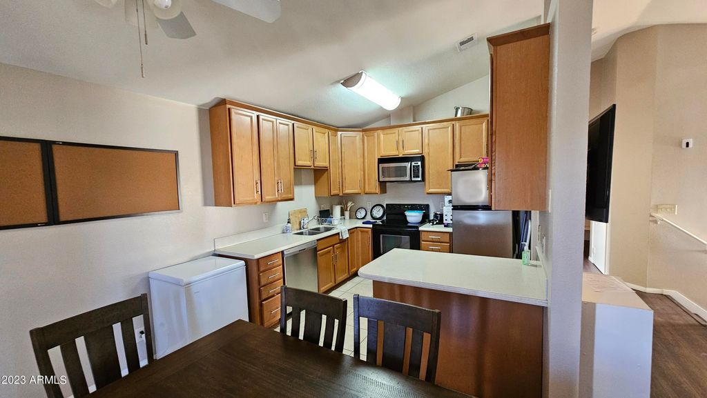 921 S VAL VISTA Drive 26, Mesa, AZ 85204