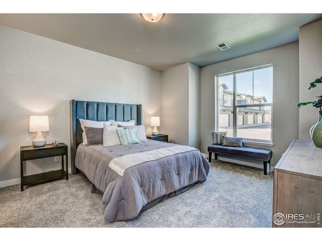 410 High Point Dr B-102, Longmont, CO 80504