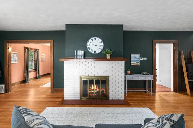 718 River Drive, Bettendorf, IA 52722
