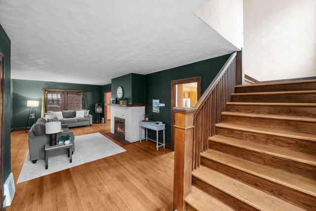 718 River Drive, Bettendorf, IA 52722
