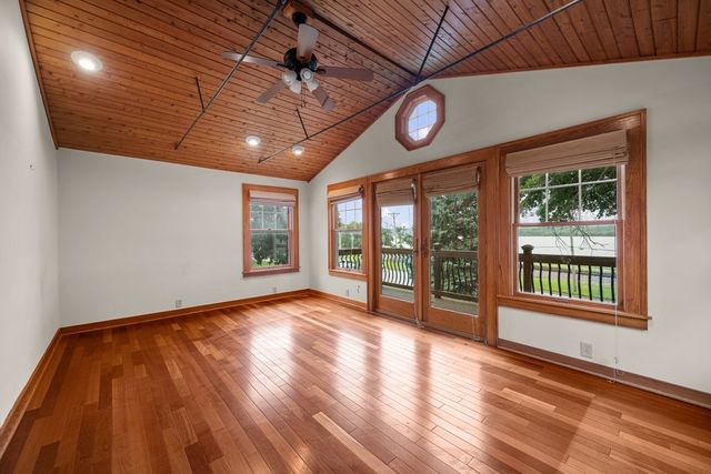 718 River Drive, Bettendorf, IA 52722