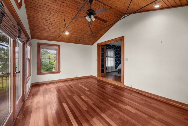 718 River Drive, Bettendorf, IA 52722