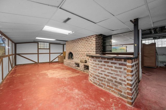 718 River Drive, Bettendorf, IA 52722