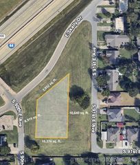 E Skelly Drive, Tulsa, OK 74129