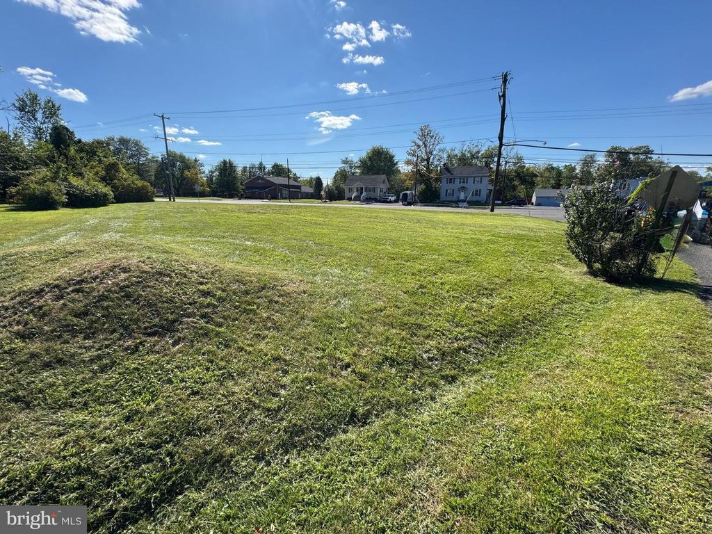 2127 YORK RD, Jamison, PA 18929
