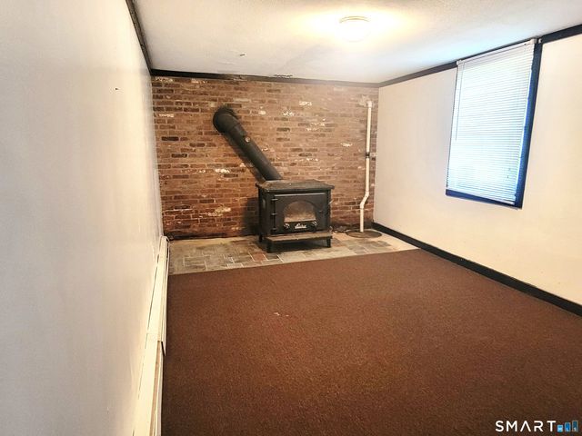 527 East Street North, Suffield, CT 06078