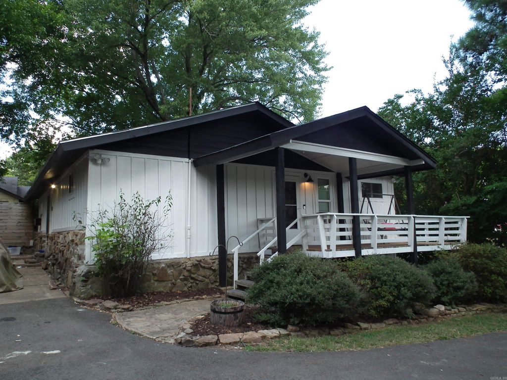 909 South Street, Heber Springs, AR 72543