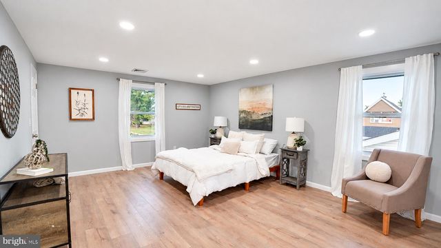6 SHEFFIELD DR, Willingboro, NJ 08046