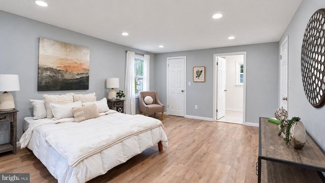 6 SHEFFIELD DR, Willingboro, NJ 08046