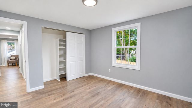 6 SHEFFIELD DR, Willingboro, NJ 08046