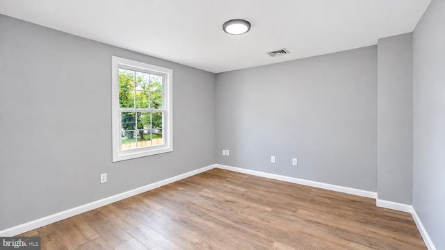6 SHEFFIELD DR, Willingboro, NJ 08046