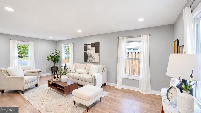 6 SHEFFIELD DR, Willingboro, NJ 08046