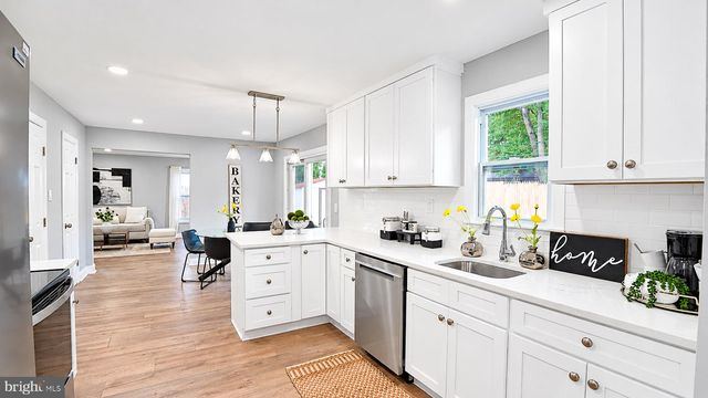 6 SHEFFIELD DR, Willingboro, NJ 08046