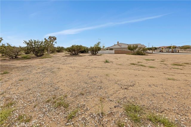 12771 Cedar, Hesperia, CA 92344