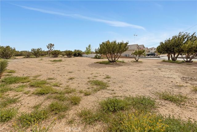 12771 Cedar, Hesperia, CA 92344