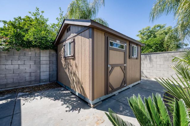 5253 E Platt Avenue, Fresno, CA 93727