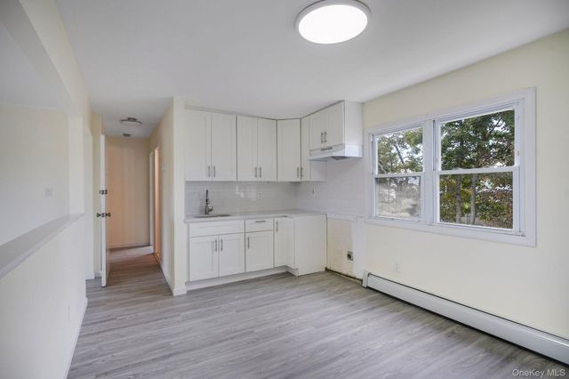 1565 10th Street, West Babylon, NY 11704
