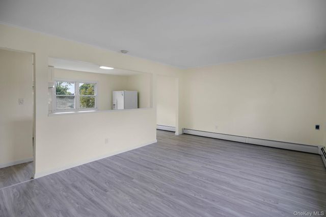 1565 10th Street, West Babylon, NY 11704
