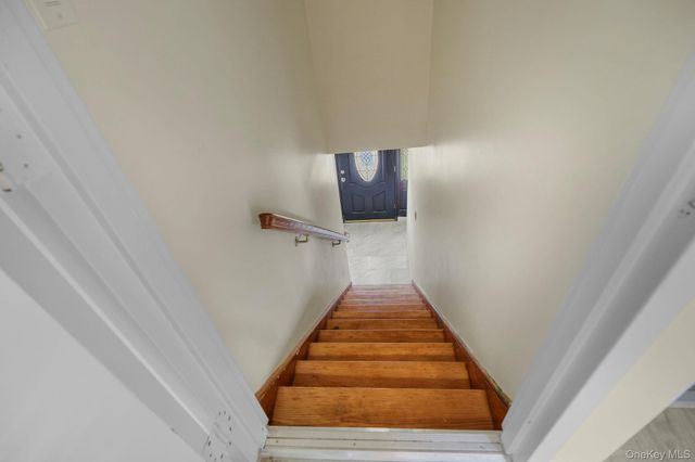 1565 10th Street, West Babylon, NY 11704