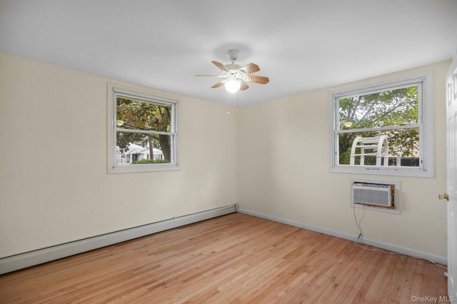 1565 10th Street, West Babylon, NY 11704