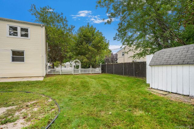 1565 10th Street, West Babylon, NY 11704