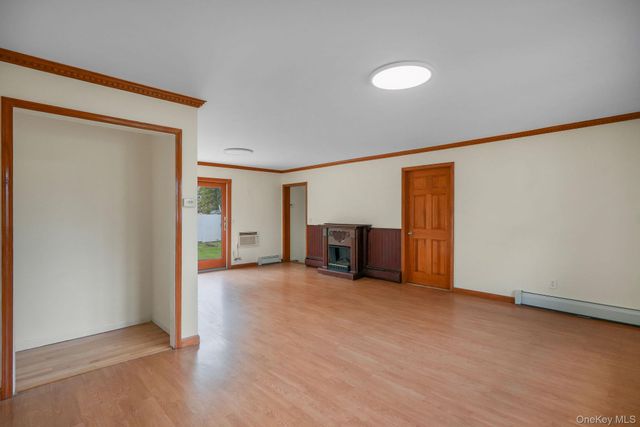 1565 10th Street, West Babylon, NY 11704