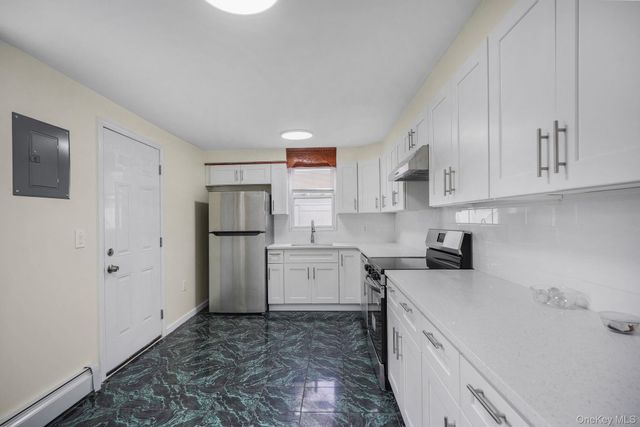 1565 10th Street, West Babylon, NY 11704