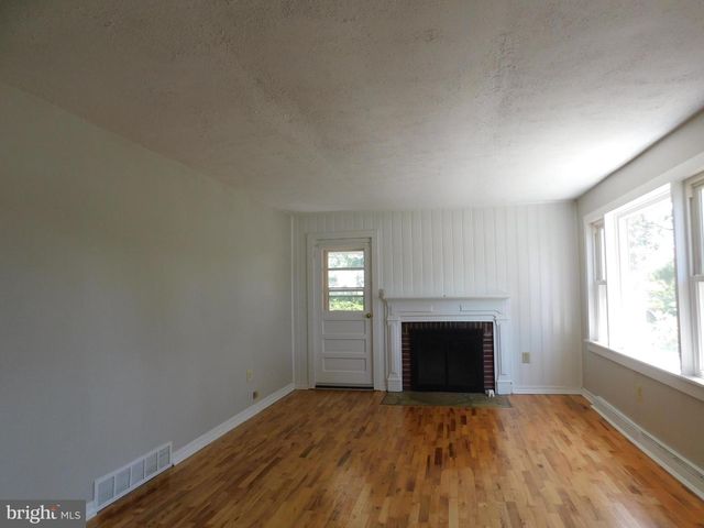 2251 SENSENY RD, Winchester, VA 22602