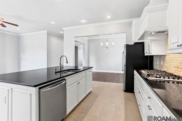 16384 Anna Belle Dr, Prairieville, LA 70769