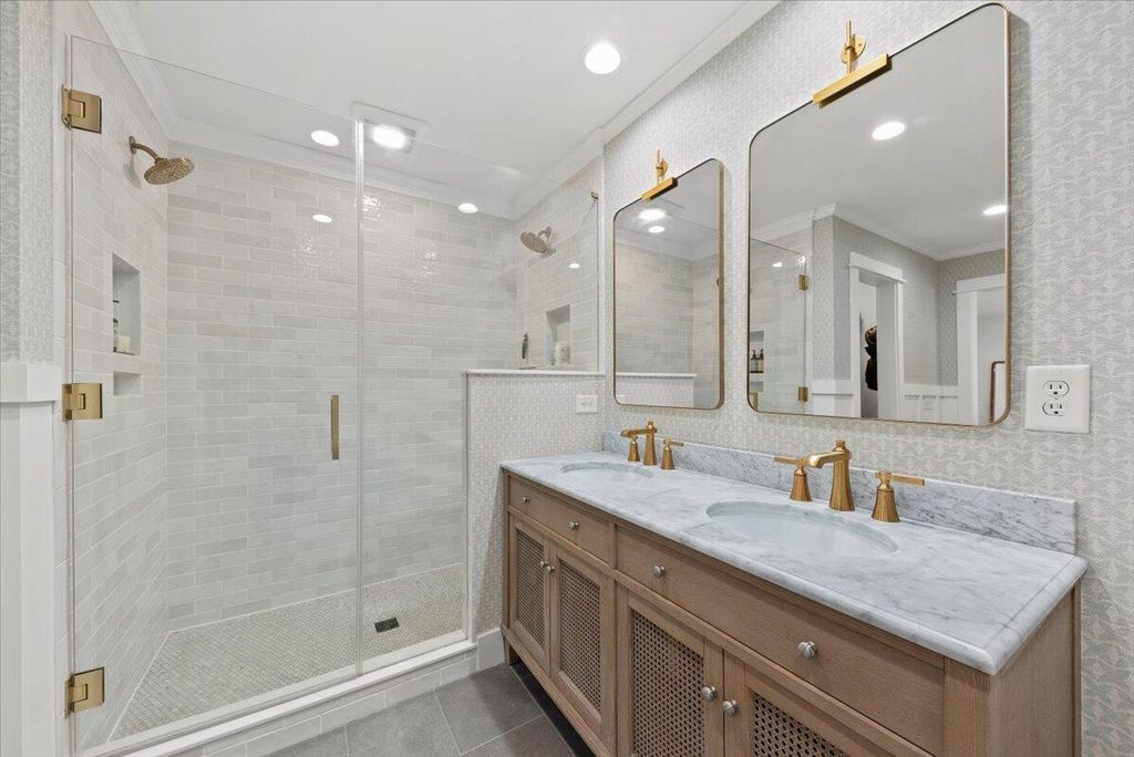 Image 15 of property listing at 206 Freeman Street, Mount Pleasant, SC 29464