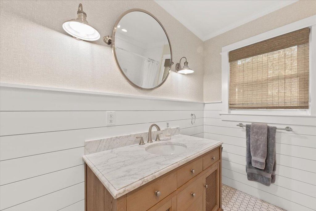 Image 19 of property listing at 206 Freeman Street, Mount Pleasant, SC 29464