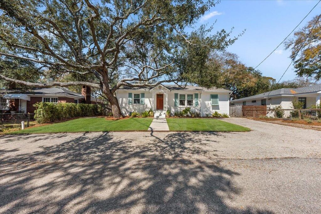 Image 26 of property listing at 206 Freeman Street, Mount Pleasant, SC 29464