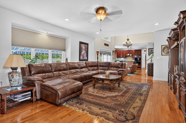 18 Valley View Dr, Grafton, MA 01536