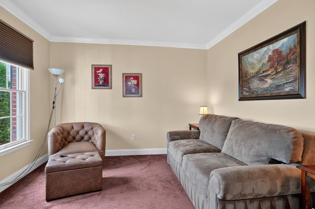 18 Valley View Dr, Grafton, MA 01536