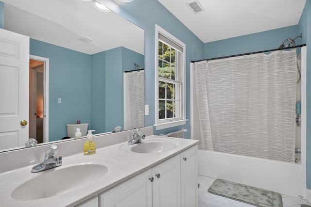 18 Valley View Dr, Grafton, MA 01536