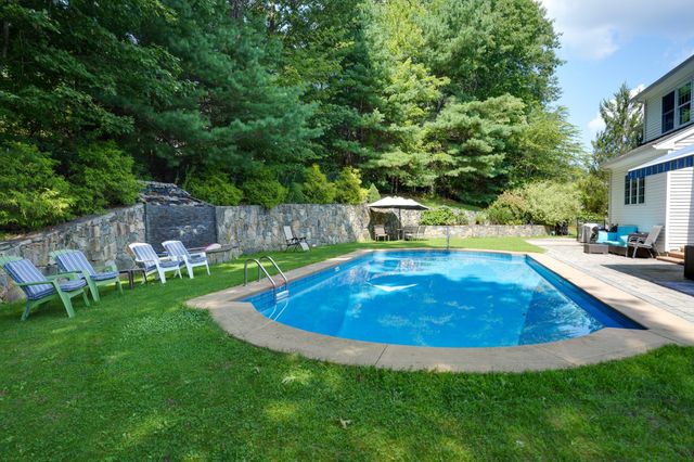 18 Valley View Dr, Grafton, MA 01536