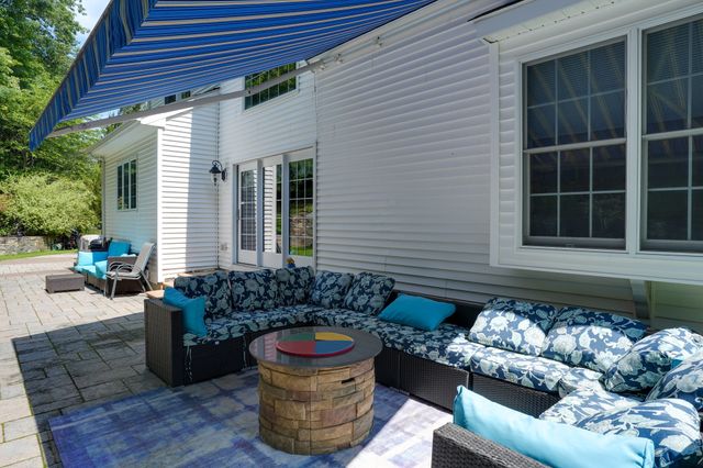 18 Valley View Dr, Grafton, MA 01536