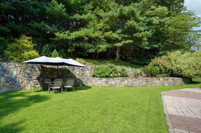 18 Valley View Dr, Grafton, MA 01536
