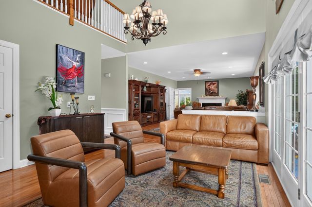 18 Valley View Dr, Grafton, MA 01536