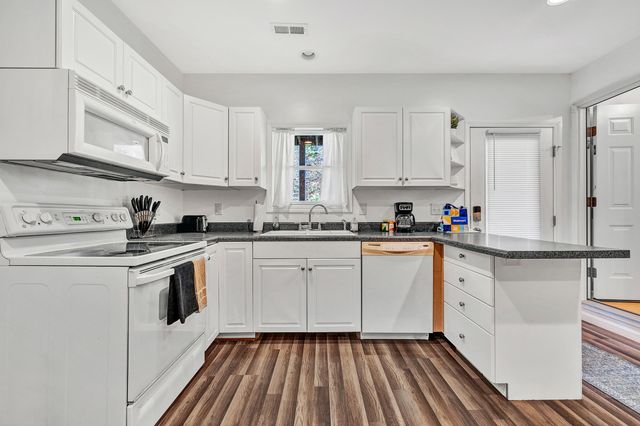 160 Blue Ridge LN, Rocky Mount, VA 24151