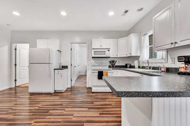 160 Blue Ridge LN, Rocky Mount, VA 24151